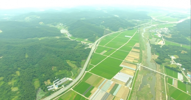 국방부가 지난달 29일 대구경북 통합신공항 최종 후보지로 발표한 ‘군위 소보·의성 비안‘ 공동후보지 전경. 의성군 제공