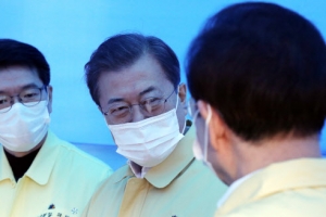 문 대통령 “메르스 때와 비교해 어떠냐”…박원순 “훨씬 더 잘 대응”