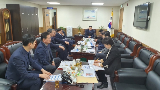 신종 코로나바이러스에 대한 보고회 사진.