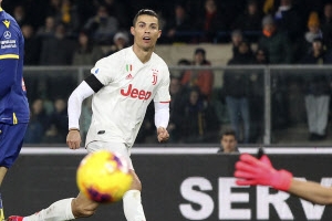 호날두, 세리에A 연속골 신기록 정조준...유벤투스는 1위 위태