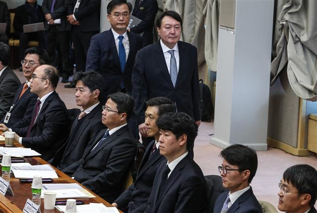선거 범죄 엄정 대응 주문한 윤석열