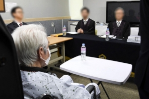 병원 찾아간 법원… “아내 죽인 치매 남편, 치료부터 선고합니다”