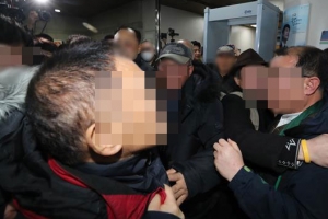 [포토] ‘5월단체·보수단체 충돌’ …지만원 1심서 징역 2년