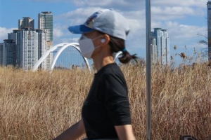 민들레 씨앗처럼 가벼워진 옷차림