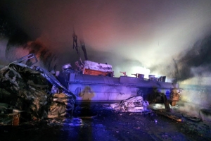 블랙아이스에 1만 8000ℓ 탱크로리 ‘쾅’… 47명 사상·30여대 추돌