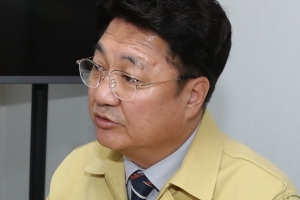 이천시장,우한교민 격리시설 옆 현장시장실서 간부회의