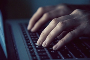 ‘MB 정부 댓글 조작’…경찰 지휘부 1심 집유