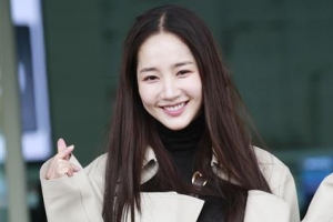 ‘재력가와 열애설’ 박민영, 입장 발표 늦어지는 이유