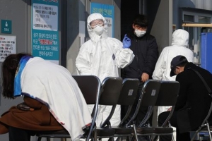 덜컥 지정, 의료진 없는 감염병원만 덜렁… 말뿐인 ‘병실 1만개’