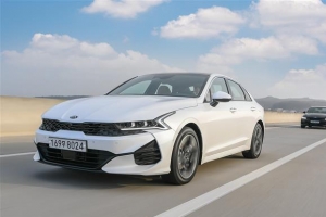 기아 ‘K5’가 웃었다… 올해의 차 ‘2관왕’