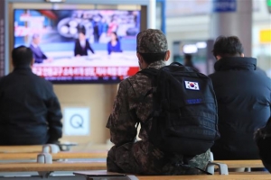 군대 내 코로나19 4명 늘어나 총 11명…부대 내 감염 추정