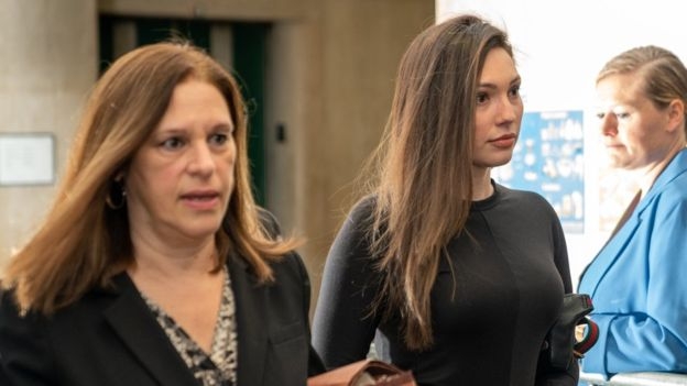 전도유망했던 여배우 제시카 만(가운데)은 2013년 하비 와인스틴에게 강간 당했다고 주장했지만 24일 뉴욕 재판부 배심원단은 이를 유죄로 인정하지 않았다. AFP 자료사진