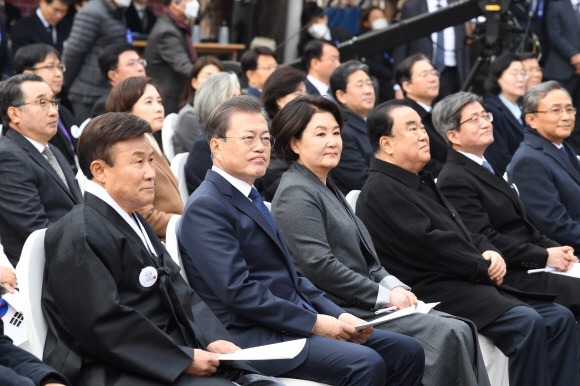 문재인 대통령이 1일 종로구 배화여고에서 열린 3.1절 기념식에 참석해 있다.2020,3.1도준석 기자 pado@seoul.co.kr