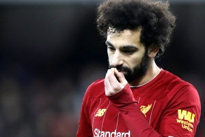 코로나19, 30년 만의 리버풀 우승까지 삼켜버리나