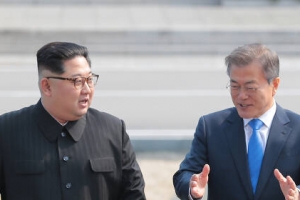 남북 정상  ‘코로나 친서’ 교환, 정성장 “대화 재개 여지”