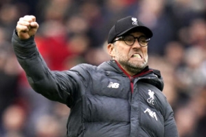 “페어플레이 악수 어디갔지?” 코로나19에 낯설어진 EPL 풍경