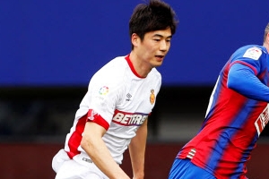 기성용 라리가 깜짝 데뷔전…마요르카는 2-1 승리
