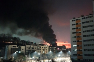 삼성전자 화성공장 화재… 검은 연기 치솟아