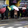 “마스크 두 개 3천 원에 샀다고 좋아하는 내 모습 서글퍼”