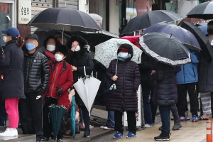 이제야… 정부, 마스크 앱서 재고 공개