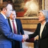 [속보] 영국 보건차관 확진에 외교부 “강경화 감염 우려 적어”