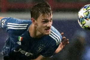 호날두 팀 동료도 코로나19 확진…유럽축구 ‘휘청’