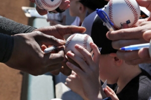 팬들에게 사인 안 해주는 프로야구 선수들