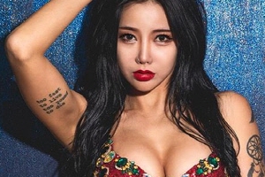[포토] ‘모노키니 대통령’ 백성혜, 절정의 섹시