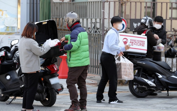 해수부 구내식당 닫혀 점심은 도시락