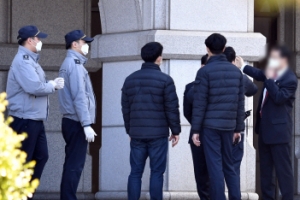 “교회가 감염 온상인가”…‘총리 사과’ 요구한 개신교계