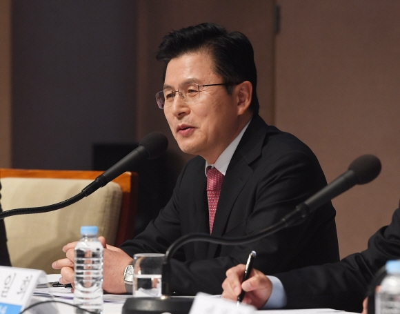 황교안 미래통합당 대표가 25일 프레스센터에서 열린 관훈토론회에서 토론자의 질문에 답변을 하고 있다. 2020.3.25 오장환 기자 5zzang@seoul.co.kr