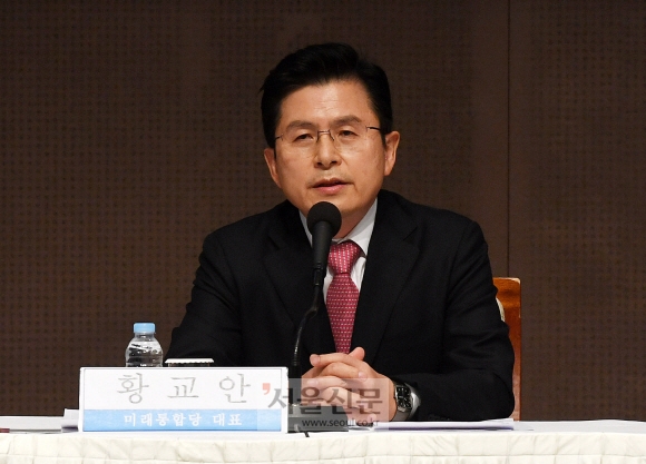 황교안 미래통합당 대표가 25일 프레스센터에서 열린 관훈토론회에서 토론자의 질문에 답변을 하고 있다. 2020.3.25 오장환 기자 5zzang@seoul.co.kr