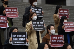 조주빈 변호인·묵비권 없이 진술… ‘박사’ 꿈꾸던 16세도 잡혔다