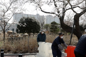 2월 외국인 관광객 반토막…올 아태 관광객 12% 급감 추정