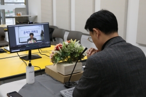 도봉, 구청에 온라인 예배실 마련 눈길…영상 장비 등 지원