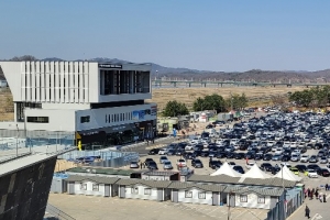 “답답해서 나왔어요” … 임진각 상춘객들로 ‘북쩍북쩍’