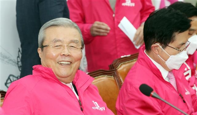 웃음짓는 김종인 총괄선거대책위원장