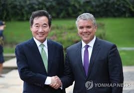 이반 두케(오른쪽) 콜롬비아 대통령과 이낙연 전 총리. 연합뉴스