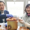매일 밤 달걀 굽는 공무원… ‘아침’ 선물받는 격리자들