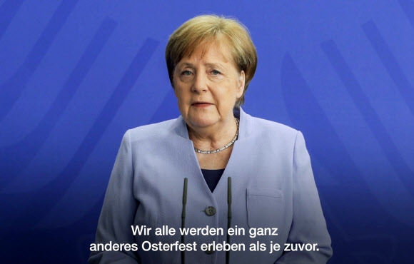 앙겔라 메르켈 독일 총리가 3일(현지시간) 코로나19 관련 주간 TV 연설에서 오는 부활절(12일)에도 ‘사회적 거리두기’를 지켜 달라는 내용을 강조하고 있다. 베를린 AFP 연합뉴스