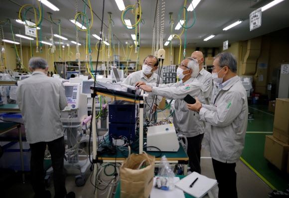 일본 가와구치의 메트란이란 회사에서 동물을 위해 개발된 산소호흡기를 사람이 쓸 수 있도록 제작하고 있다. 연합뉴스