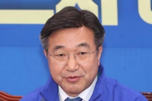 윤호중 “김종인 100조원 구상, 대학 2학년 리포트 수준”