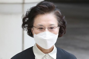 [포토] 이명희, 굳은 표정으로 공판 출석