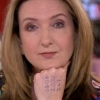 코로나 대응 이동제한에 가정폭력 급증…BBC앵커 손등 위 ‘신고 전화번호’ 노출