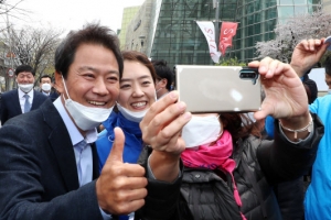 임종석 “고민정, 문 대통령 숨결까지 익힌 사람” 지지 호소