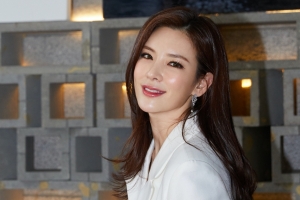 뮤지컬 배우 정선아, 한 살 연하 사업가와 스몰 웨딩