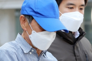 [포토] ‘구속 갈림길’ 자가격리 위반 60대