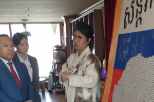 앙코르 와트 금칠 표현 ‘캄보디아 평화지도’ 예술작품 탄생