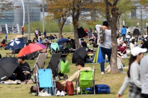 교회·학원·헬스장·술집 운영 사실상 허용… 공무원 시험도 치를 듯