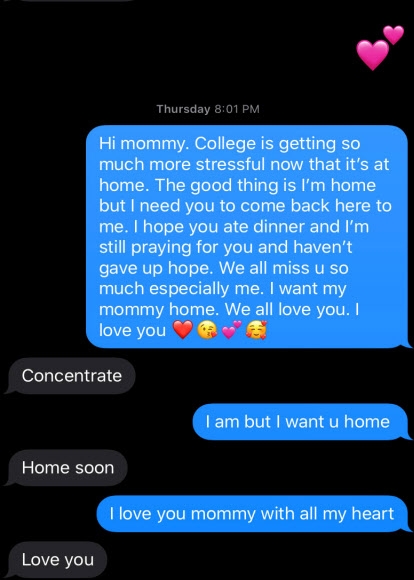 A text message exchange between Minnoli Aya and her mother Madhvi